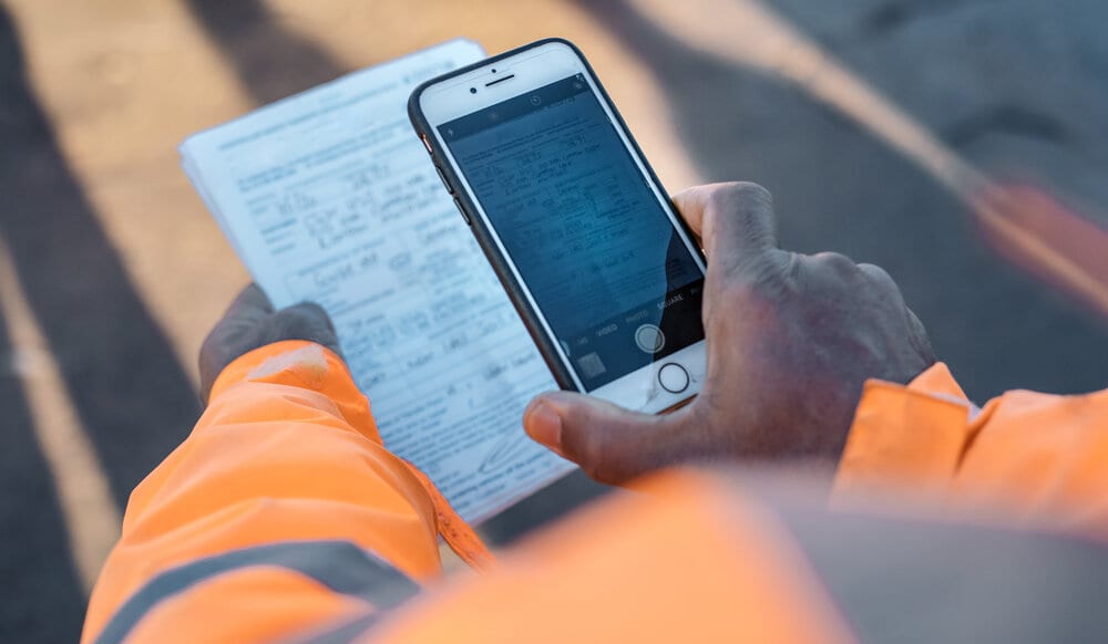 Artificial Intelligence and responsible materials tracking